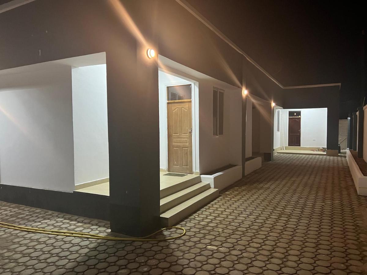 Good Homes Apartment 2 Додома Екстериор снимка
